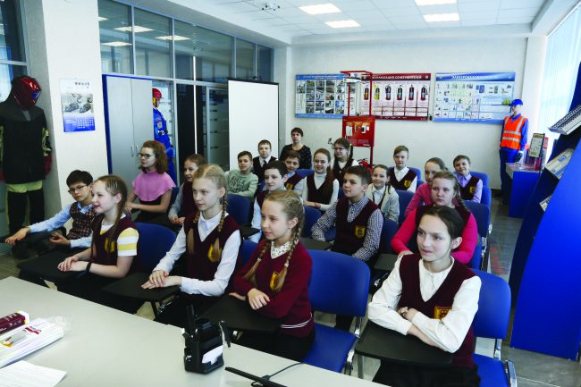 Экскурсия учащихся лицея №82 в АО «Нижегородский завод 70-летия Победы»