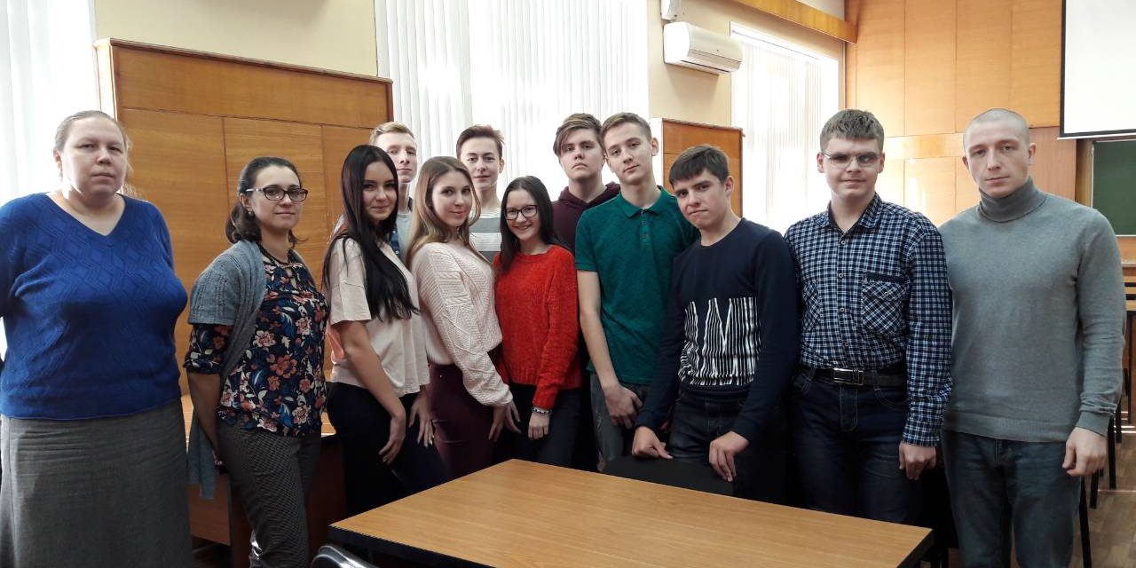 Учащиеся школы ¦ 173 в НГТУ на тестировании