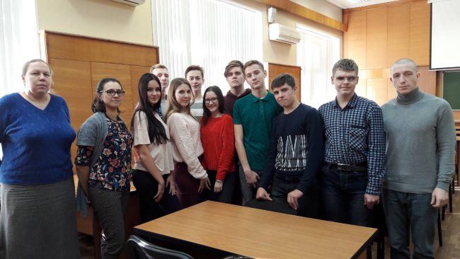 Учащиеся школы ¦ 173 в НГТУ на тестировании